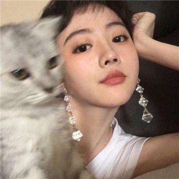巩俐30年前旧照曝光 清纯甜美气质出众